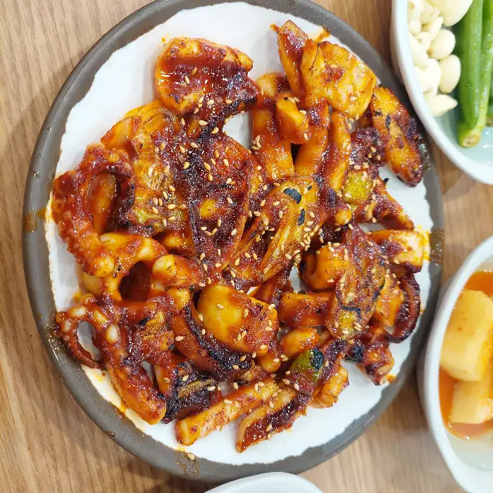 먹음직스러운 오징어불고기