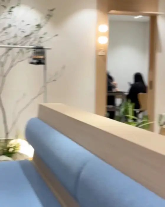 신선한 회와 채소가 가득한 물회