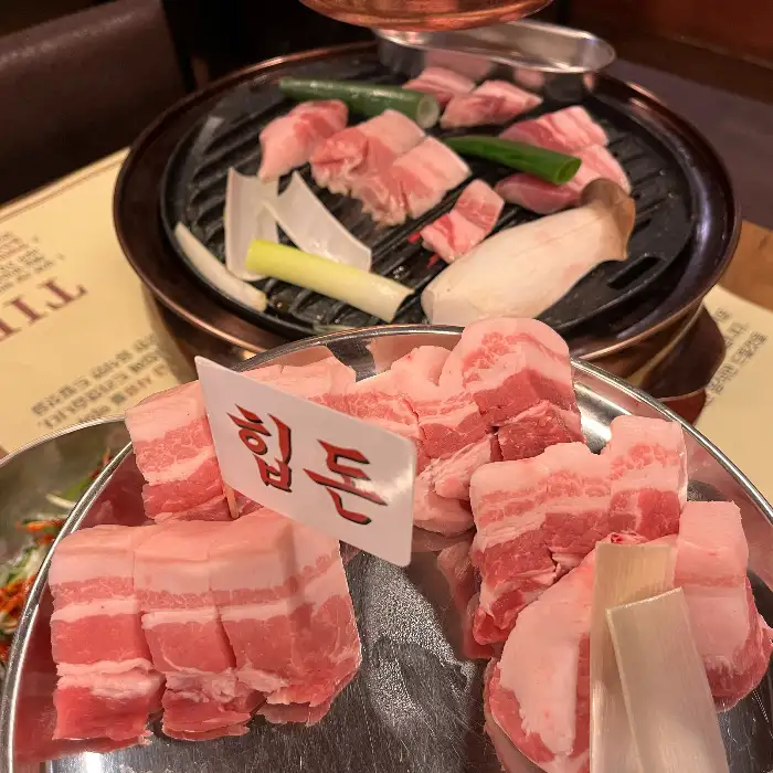 힙돈 가게 내부 모습