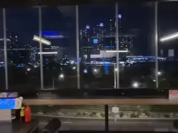 클램하우스 부산송도점의 밤 야경