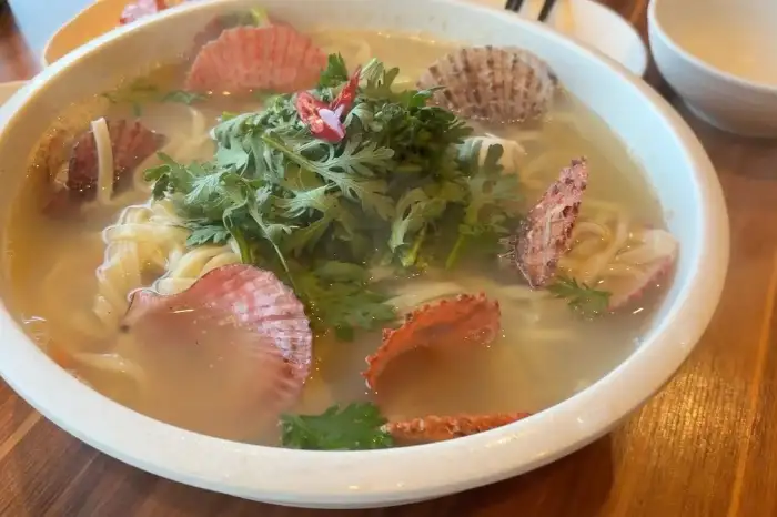 만조칼국수 해물칼국수 조개 가득한 모습
