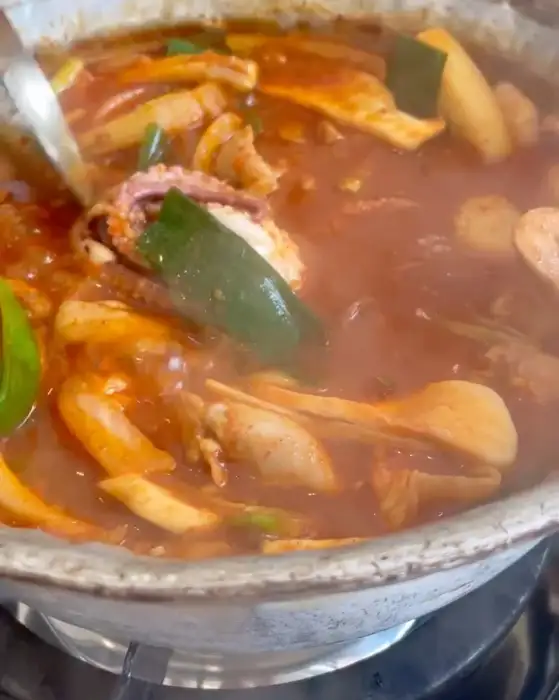 푸짐하게 담긴 당감댁 화명점의 닭도리탕