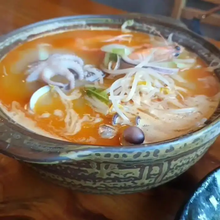 따끈한 국물이 일품인 나가사끼 짬뽕