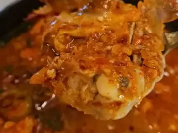 우리순두부시월 비와막걸리 범어본점의 푸짐한 순두부찌개 한 그릇