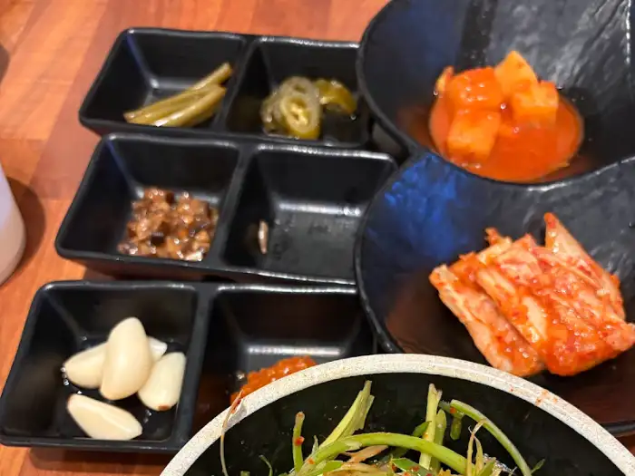 다양한 종류의 밑반찬들