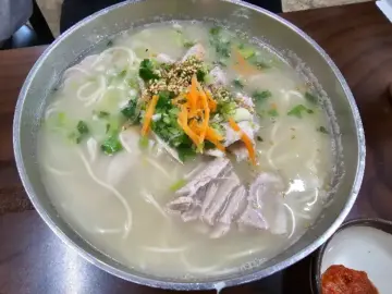 제주 향토 음식의 깊은 맛, 마음까지 녹이는 한 그릇