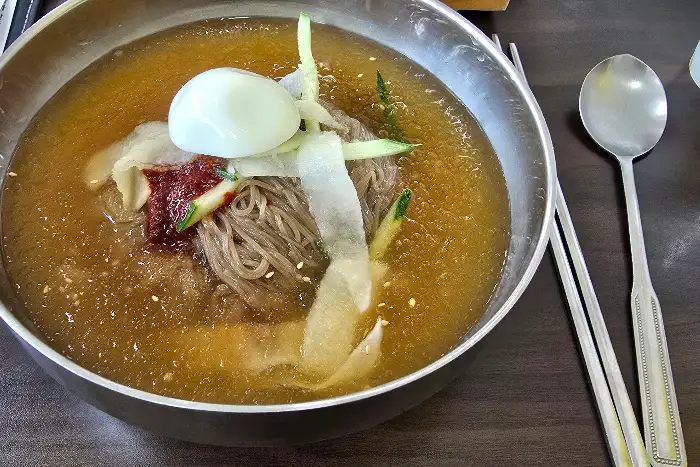 물냉면 한 그릇