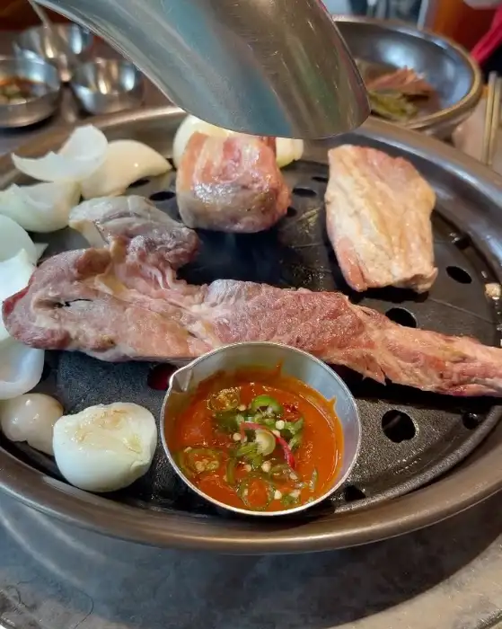 훈연 흑돼지 구이