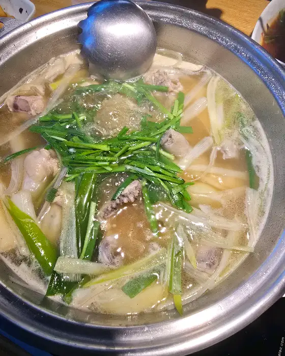 맑고 시원한 닭한마리 국물