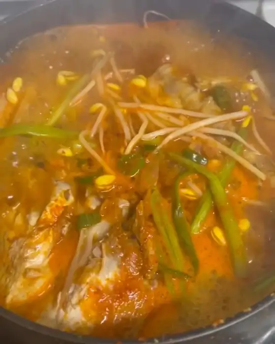 칼칼한 국물의 생선 매운탕