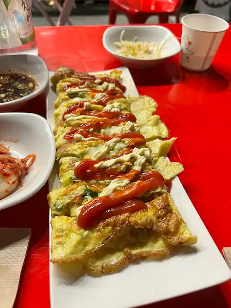 계란말이처럼 생긴 전