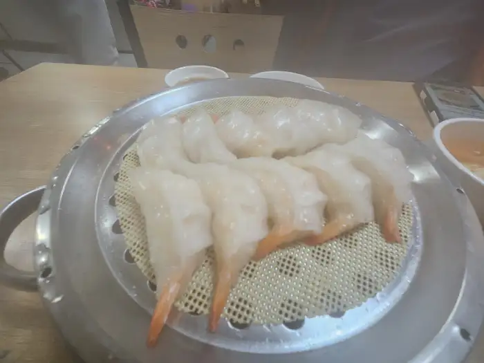 탱글탱글한 새우살이 꽉 찬 새우 딤섬