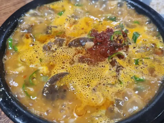 뜨끈한 국밥 한 그릇