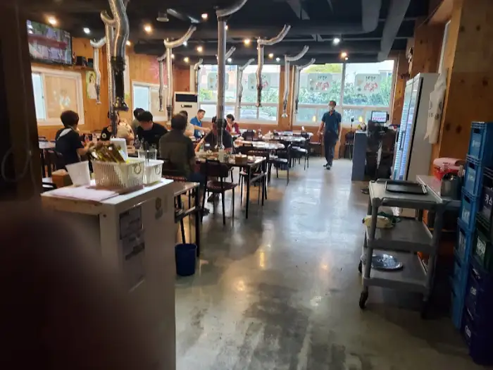 명천숯불 내부 전경