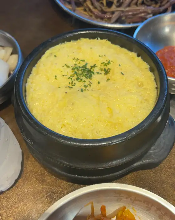 봉자막창의 먹음직스러운 계란찜