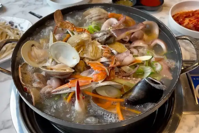 넓고 깔끔한 내부 공간