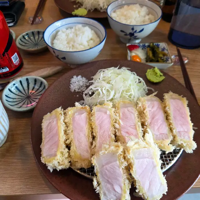 카츠쇼우 상차림