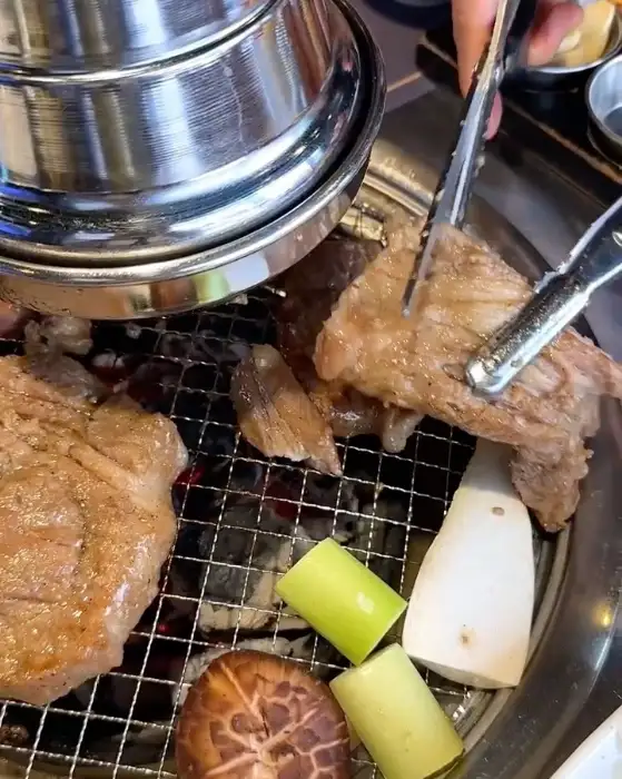 숯불 위 갈비살