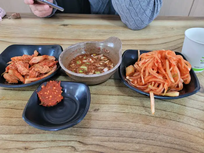 다부네 칼국수 밑반찬