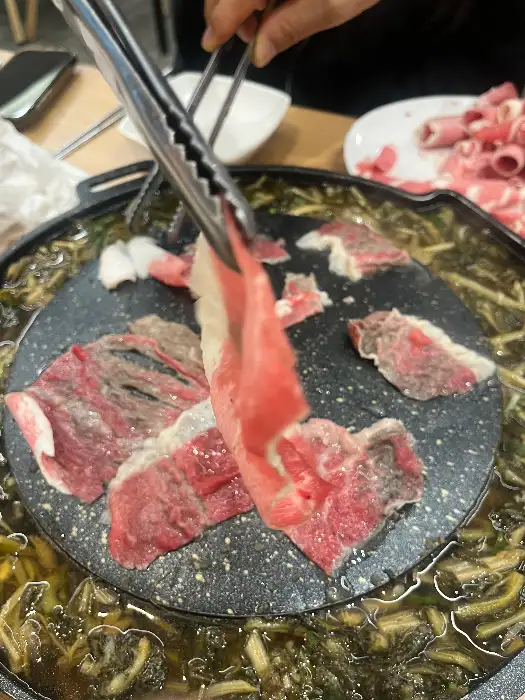 시래기 차돌 쌈을 준비하는 모습