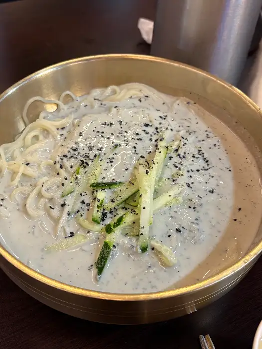 뼈구이와 콩국수
