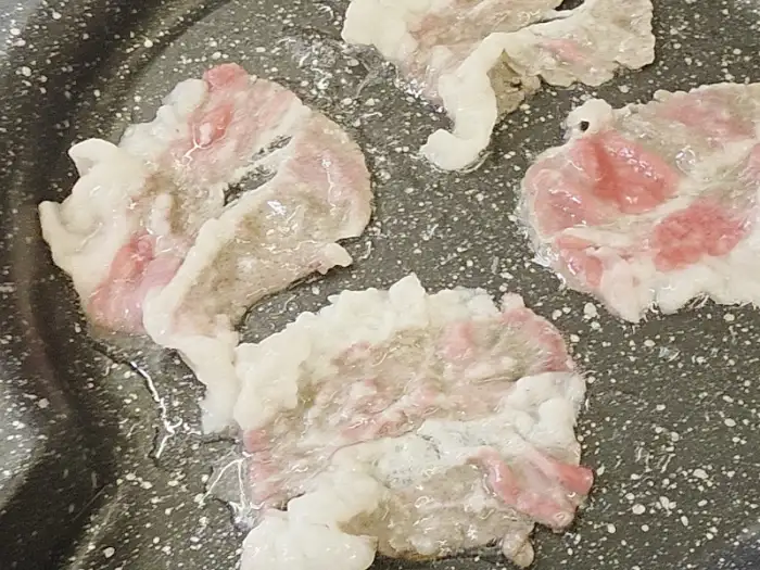 기름이 고소하게 녹아내리는 차돌박이