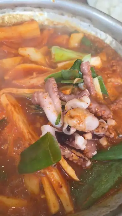 당감댁 화명점의 닭도리탕 속 푸짐한 재료들