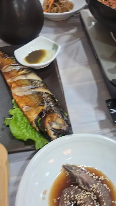 정갈하게 담겨 나온 생선구이