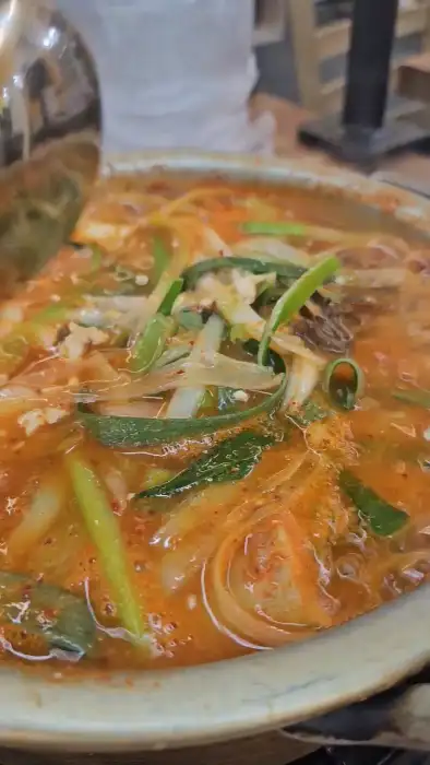 야들야들한 보쌈과 매콤한 오징어무침