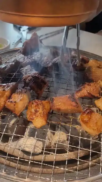 잘 구워진 삼겹살