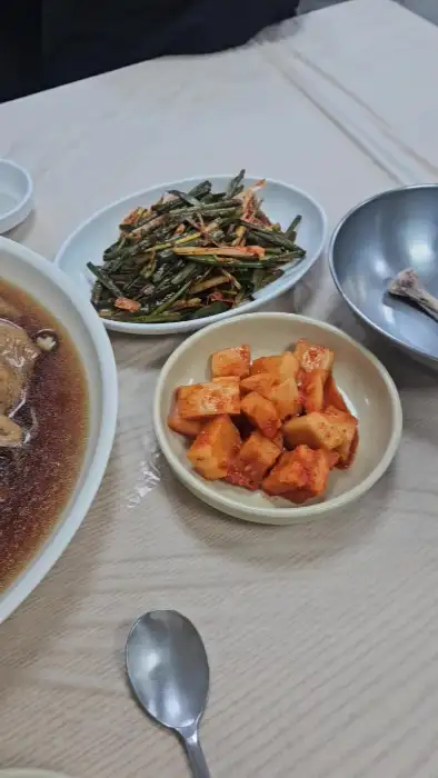 연일옻닭식당 파무침과 깍두기